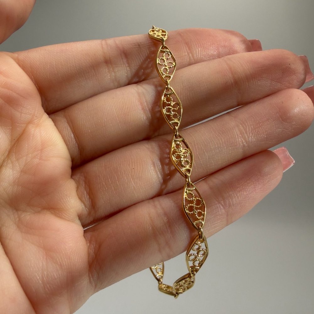14k Gold Filigree Leaf Bracelet